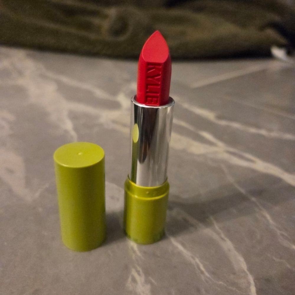 Kylie x grinch Mean One Lipstick